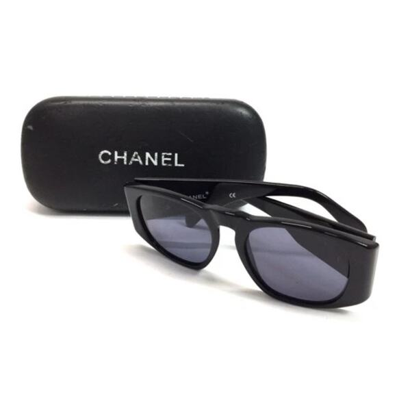 Auth CHANEL Black Vintage CC Sunglasses +Case main image 6